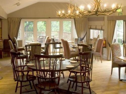 The Percy Arms Hotel กิลด์ฟอร์ด ภายนอก รูปภาพ
